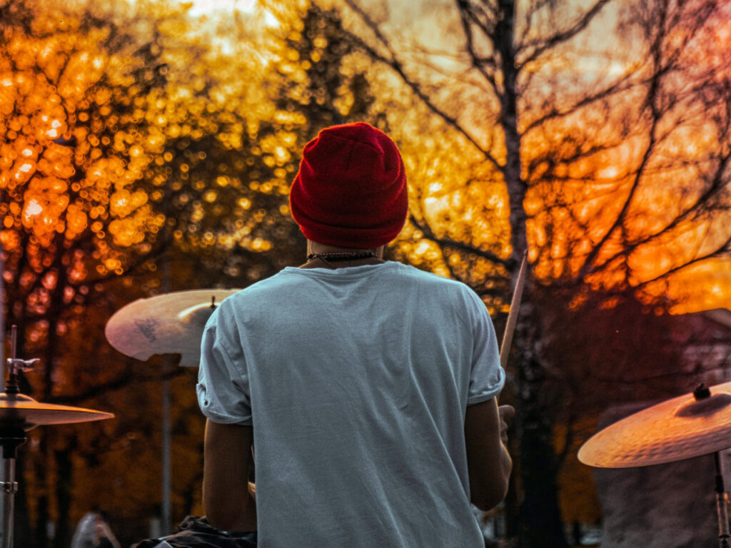 green-acoustic-pop-drummer